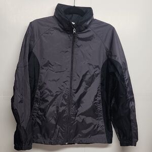 Columbia packable hooded black/gray windbreaker jacket. szM Stay warm from wind.